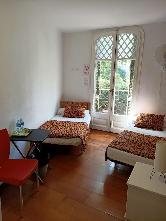 Diagonal House Hostel Barcelona Exterior foto